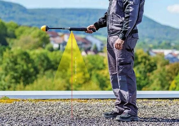 Narda FieldMan – With ultrasonic distance meter